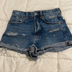H&M distressed jean shorts, size 4